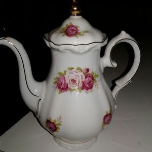 Tea pot